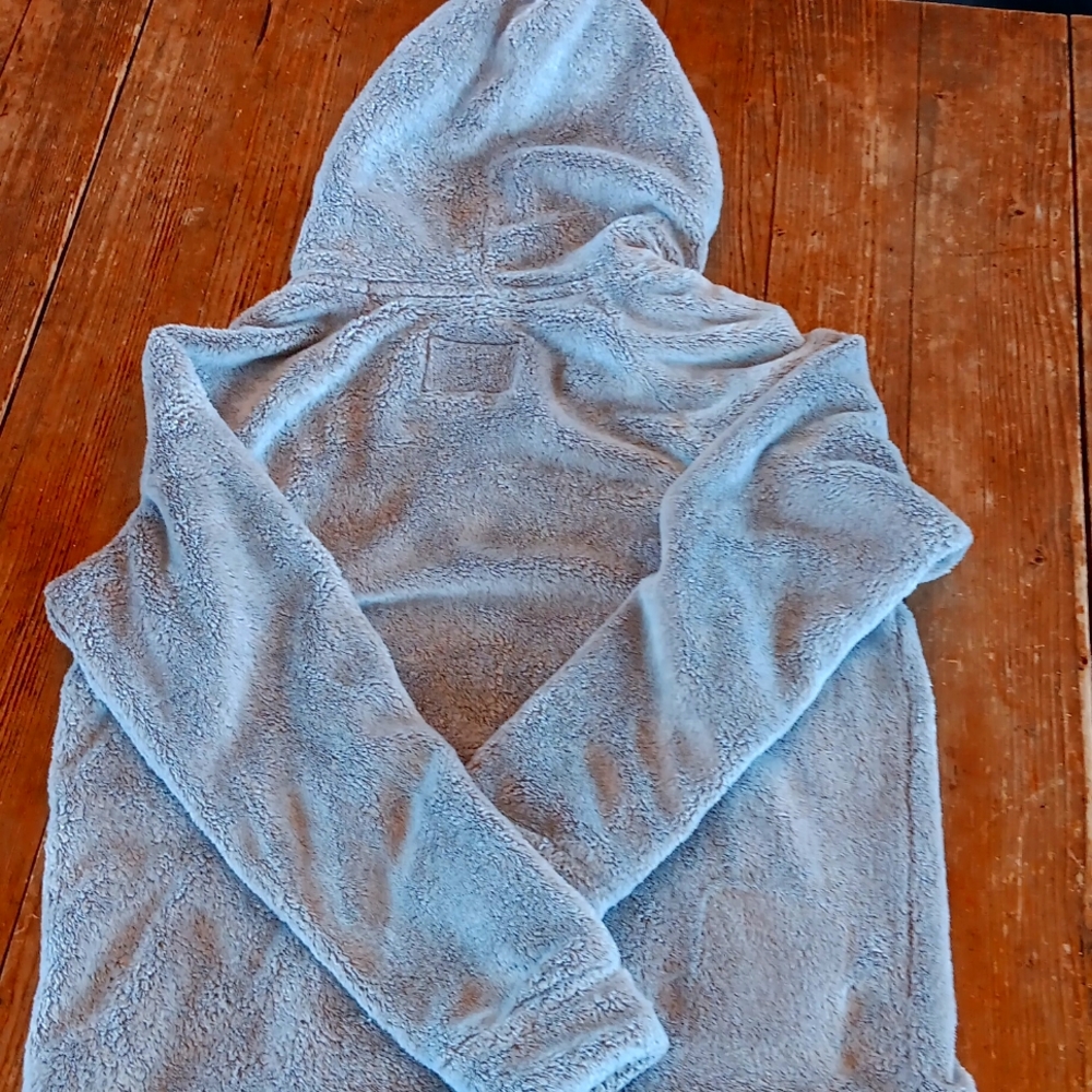 Hoddie - Picture 2 of 2